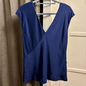 Diane Von Furstenberg Navy Blue Blouse, excellent condition, like new